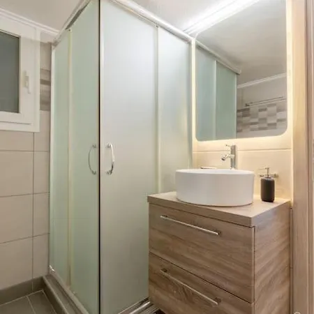 Cute Homm 2bdr In P Faliro Thiseos Str