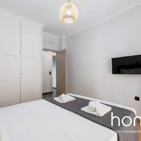 Cute Homm 2bdr In P Faliro Thiseos Str アテネ